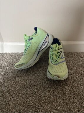 New Balance Women's FuelCell SuperComp Trainer (Women’s 9.5)